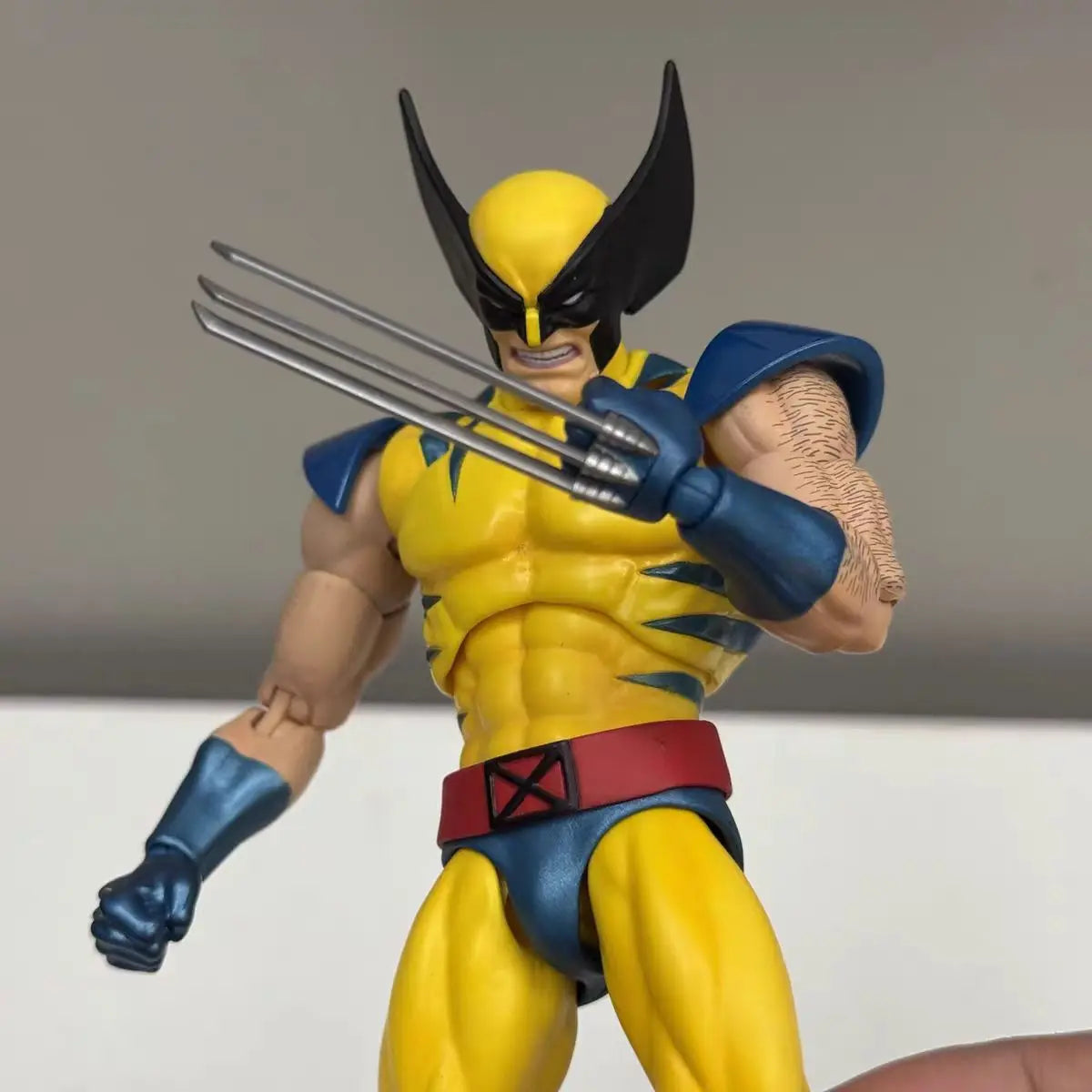 Hot Toys Wolverine Mafex Manga Version Logan Action Figure